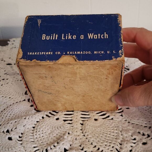 Vtg Empty Box from Shakespeare Silent Tru-Art Deluxe Automatic Fly Rod Reel 1837 - Picture 2 of 6